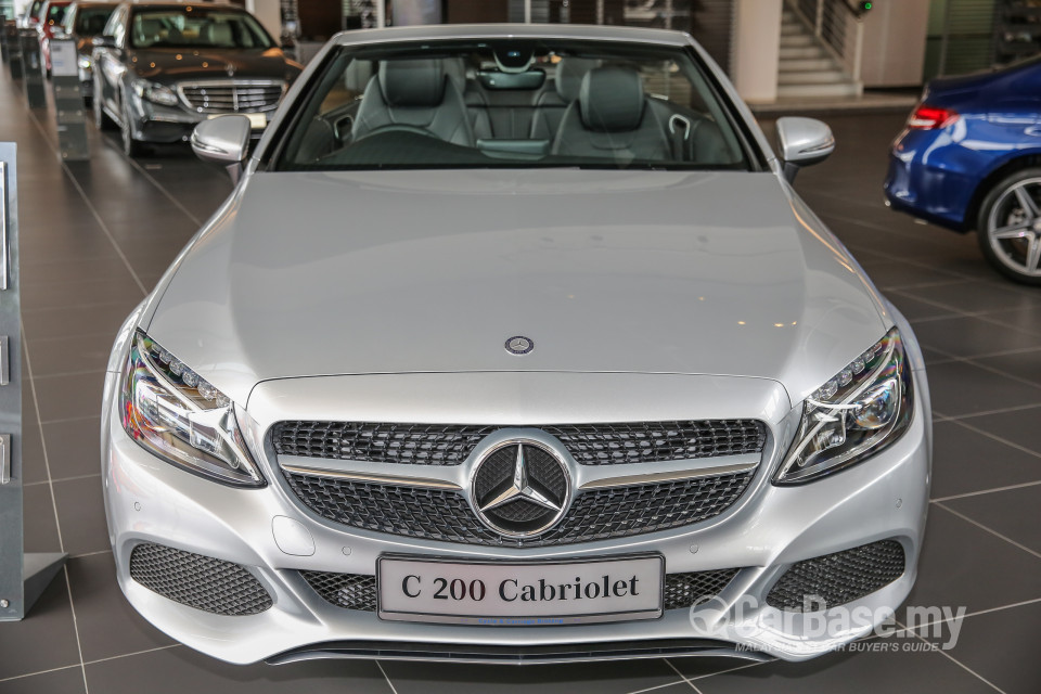 Mercedes-Benz C-Class Cabriolet A205 (2016) Exterior