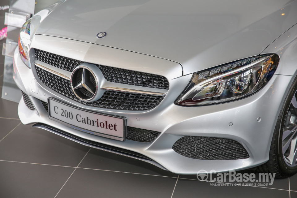 Mercedes-Benz C-Class Cabriolet A205 (2016) Exterior