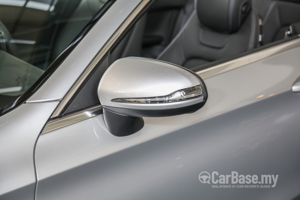Mercedes-Benz C-Class Cabriolet A205 (2016) Exterior