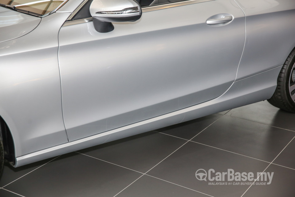 Mercedes-Benz C-Class Cabriolet A205 (2016) Exterior