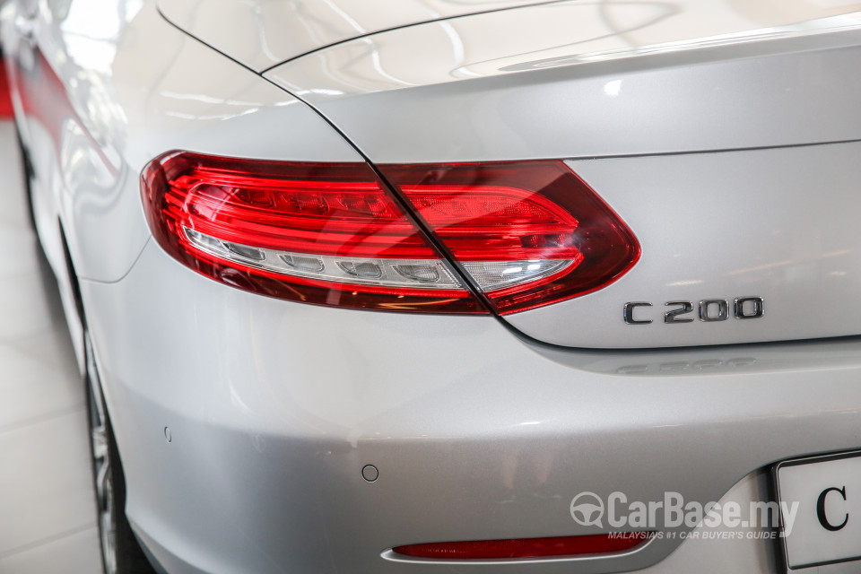 Mercedes-Benz C-Class Cabriolet A205 (2016) Exterior