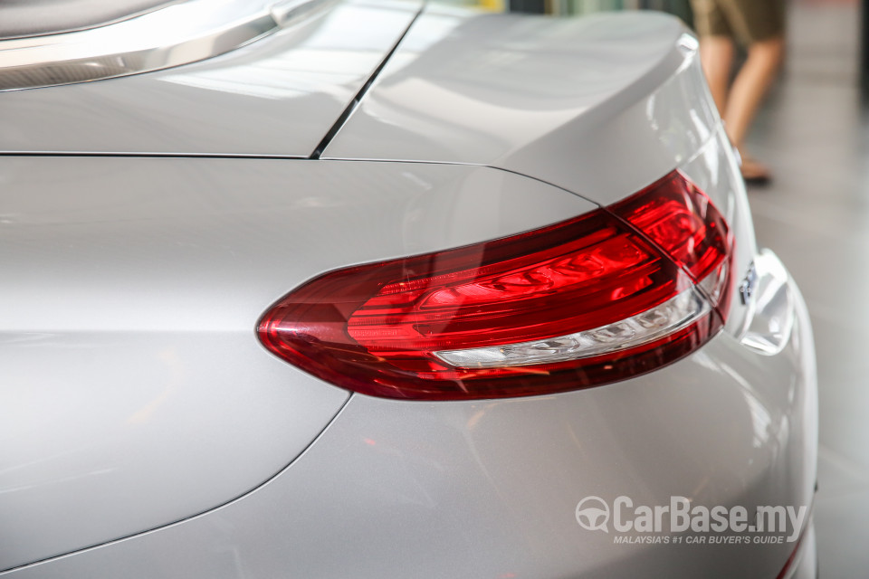 Mercedes-Benz C-Class Cabriolet A205 (2016) Exterior