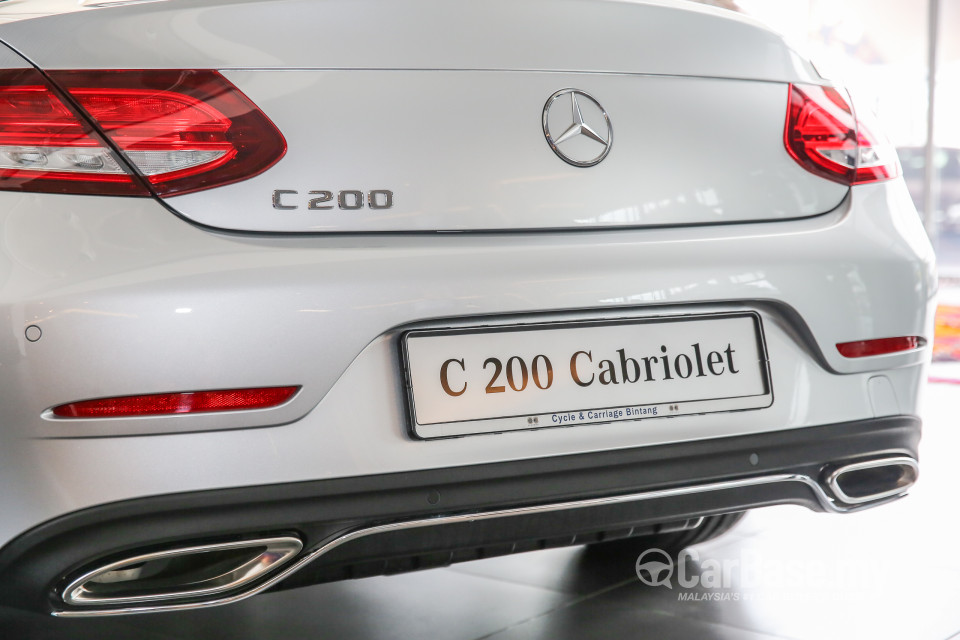 Mercedes-Benz C-Class Cabriolet A205 (2016) Exterior