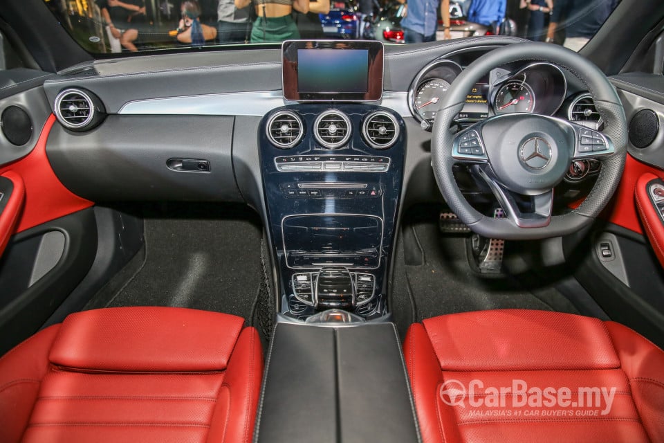 Mercedes-Benz C-Class Cabriolet A205 (2016) Interior