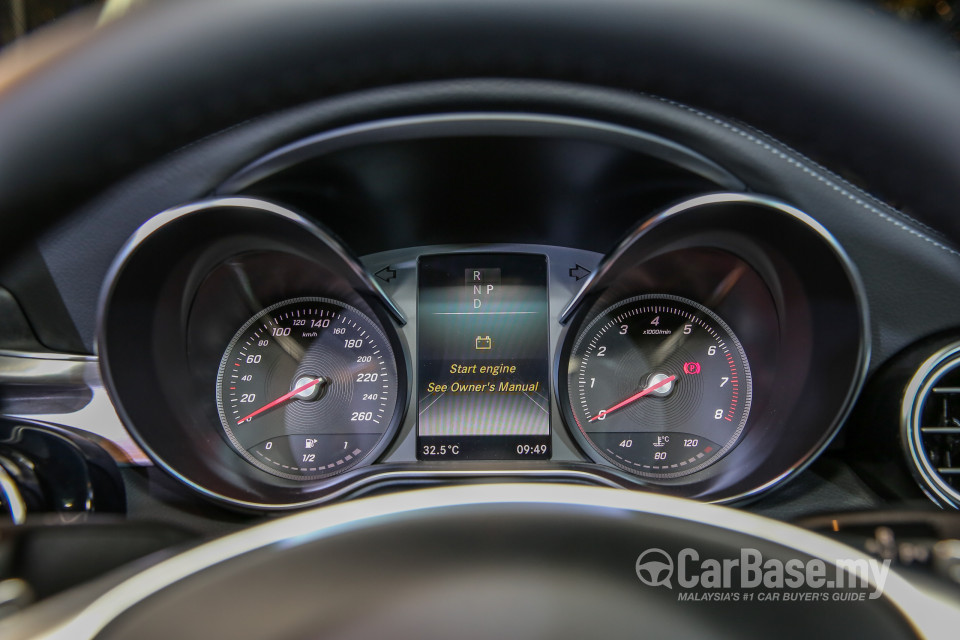 Mercedes-Benz C-Class Cabriolet A205 (2016) Interior