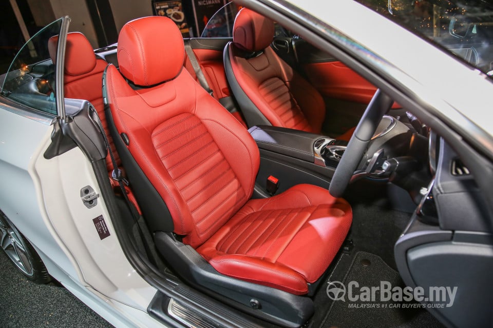 Mercedes-Benz C-Class Cabriolet A205 (2016) Interior