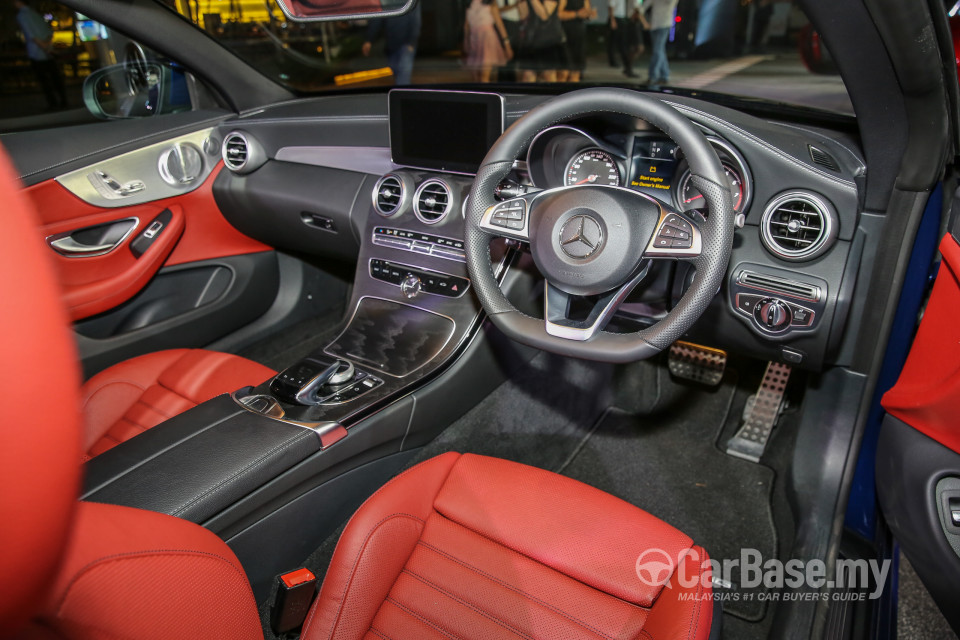 Mercedes-Benz C-Class Cabriolet A205 (2016) Interior