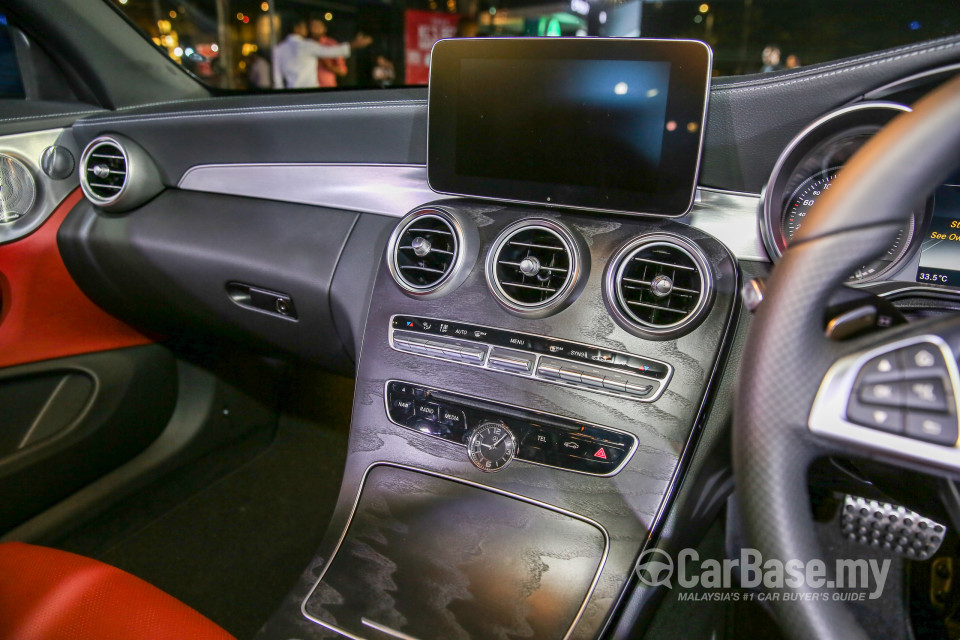 Mercedes-Benz C-Class Cabriolet A205 (2016) Interior