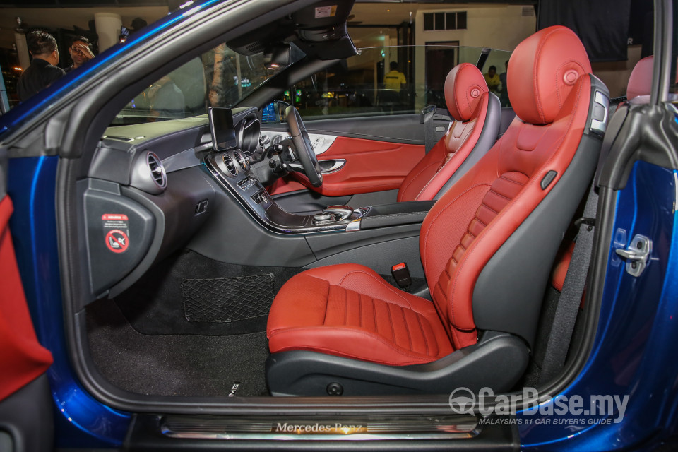 Mercedes-Benz C-Class Cabriolet A205 (2016) Interior