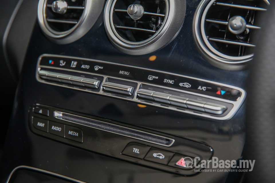 Mercedes-Benz C-Class Cabriolet A205 (2016) Interior