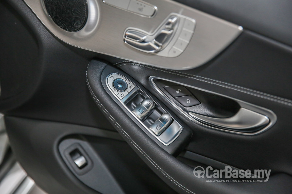 Mercedes-Benz C-Class Cabriolet A205 (2016) Interior