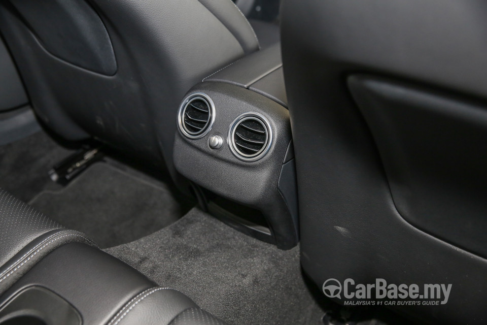 Mercedes-Benz C-Class Cabriolet A205 (2016) Interior