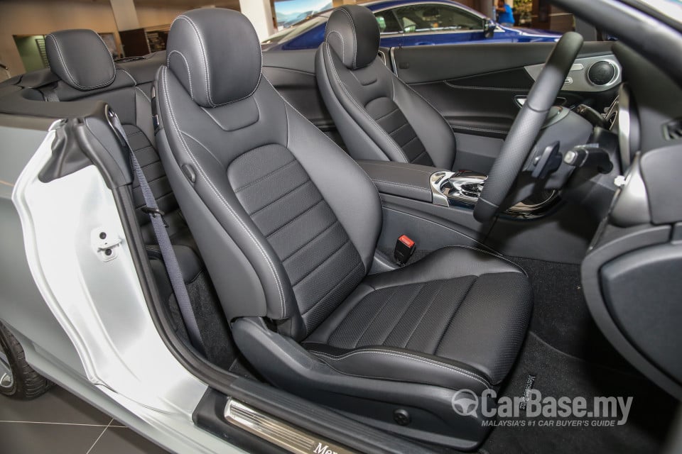 Mercedes-Benz C-Class Cabriolet A205 (2016) Interior