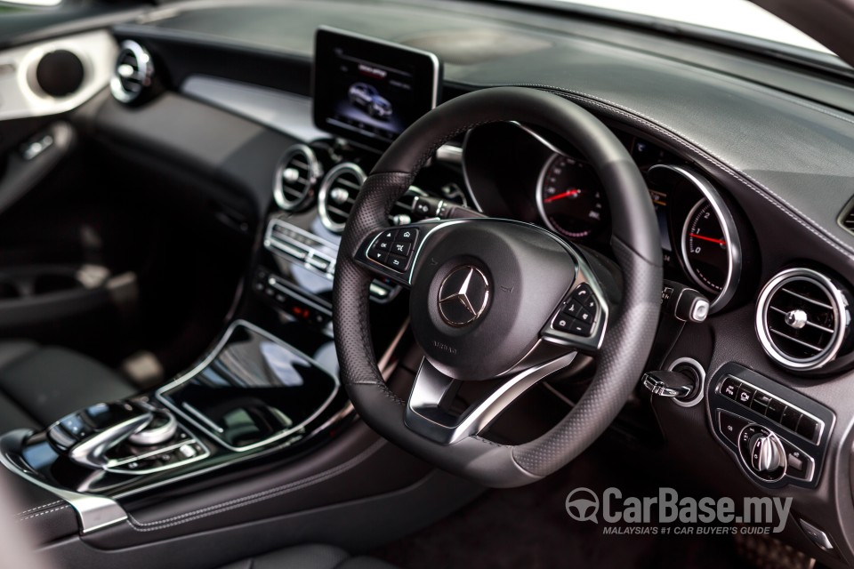 Mercedes-Benz GLC Coupe C253 (2016) Interior