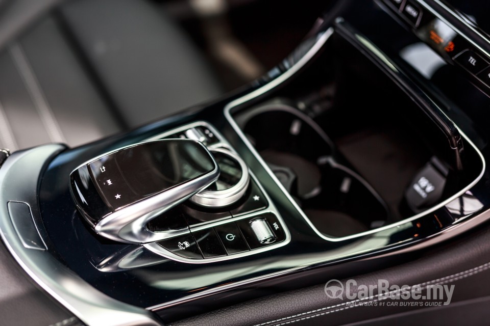 Mercedes-Benz GLC Coupe C253 (2016) Interior