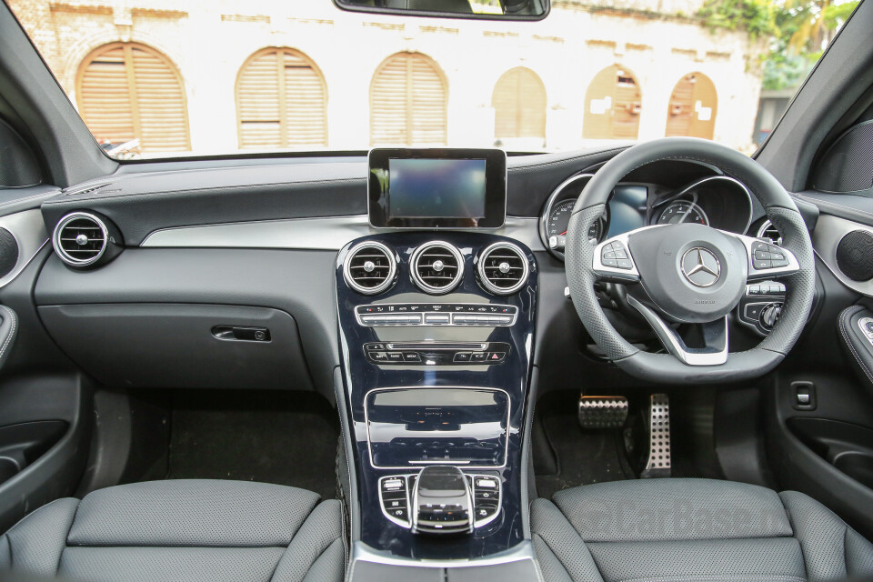 Audi A4 B9 (2016) Interior