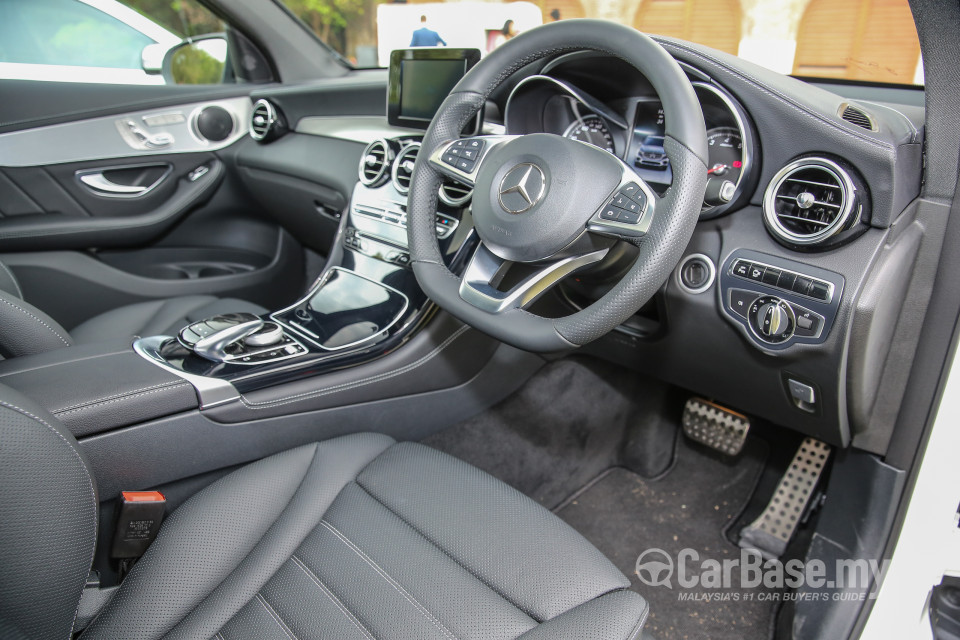 Mercedes-Benz GLC Coupe C253 (2016) Interior
