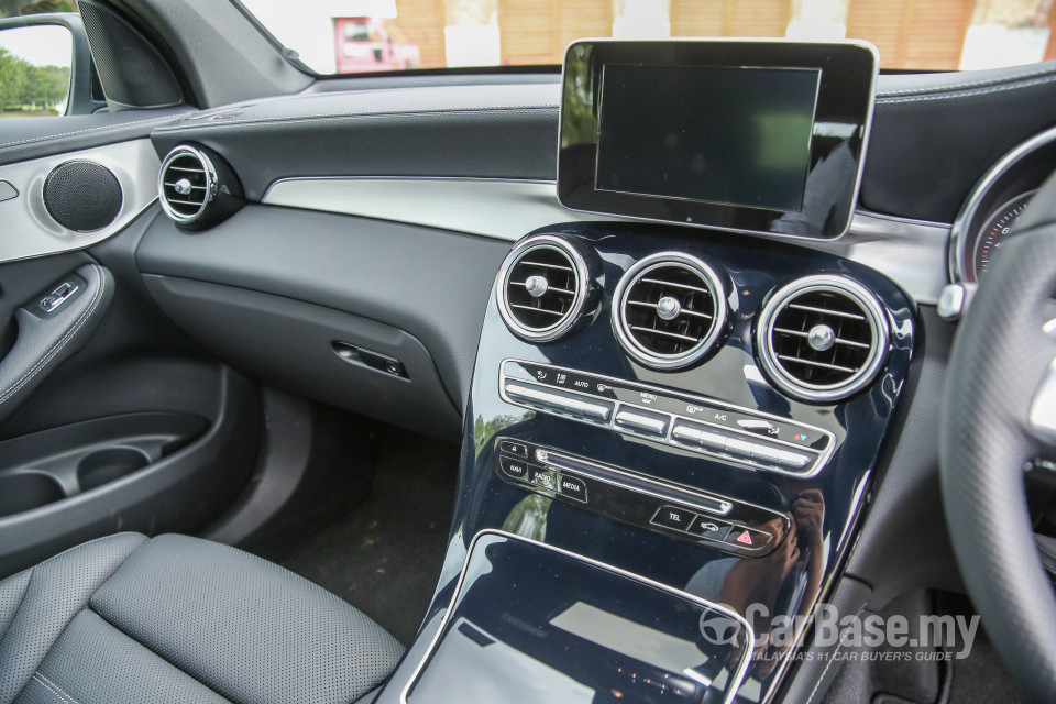 Mercedes-Benz GLC Coupe C253 (2016) Interior