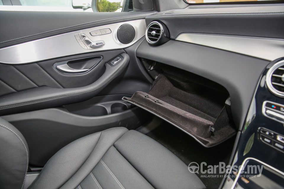 Mercedes-Benz GLC Coupe C253 (2016) Interior