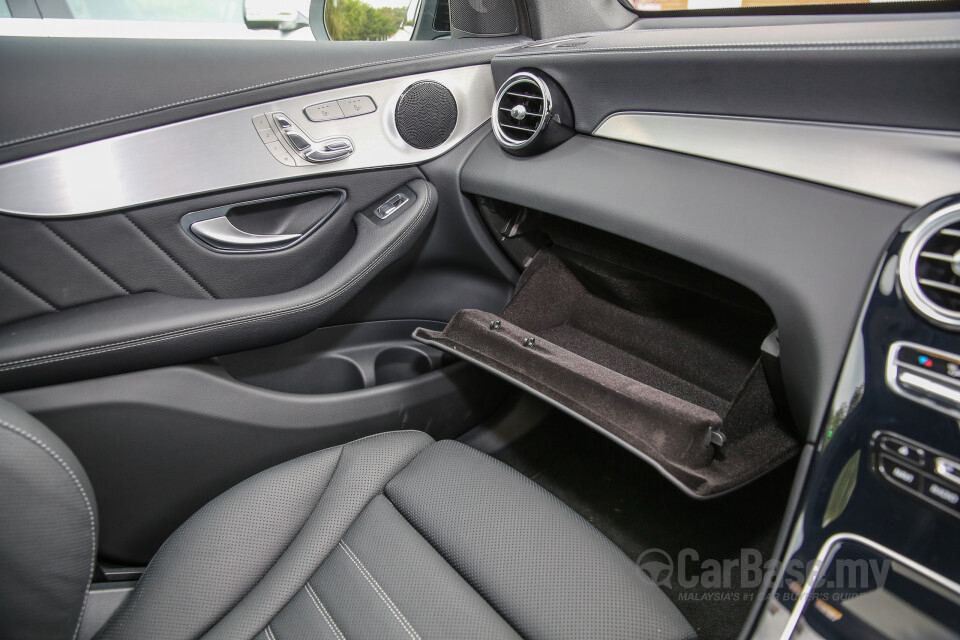 Nissan Navara D23 Facelift (2021) Interior