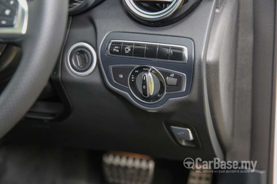 Mercedes-Benz GLC Coupe C253 (2016) Interior
