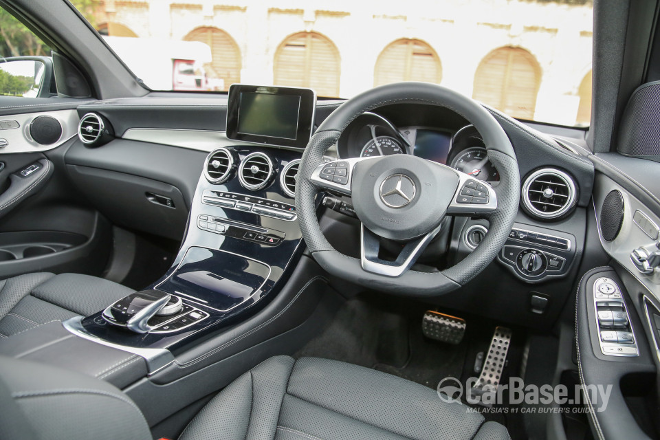 Mercedes-Benz GLC Coupe C253 (2016) Interior