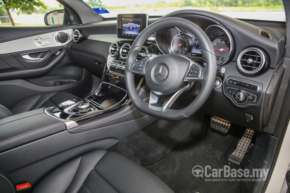 Mercedes-Benz GLC Coupe C253 (2016) Interior