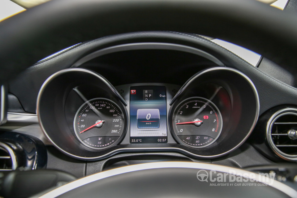 Mercedes-Benz GLC Coupe C253 (2016) Interior