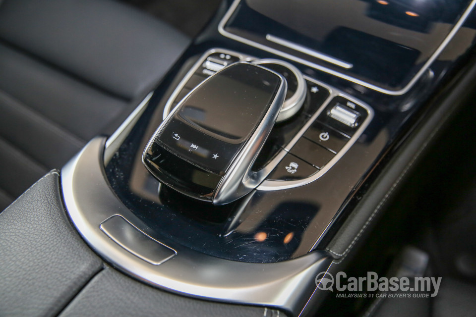 Mercedes-Benz GLC Coupe C253 (2016) Interior