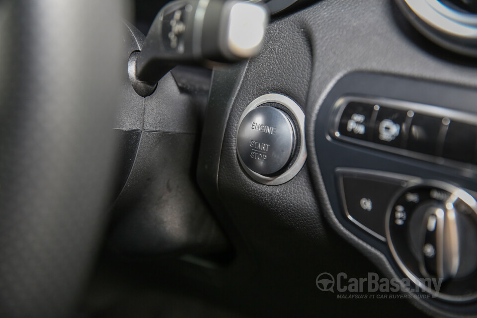 Audi A4 B9 (2016) Interior