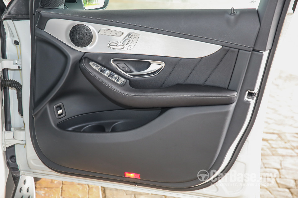 Mercedes-Benz GLC Coupe C253 (2016) Interior