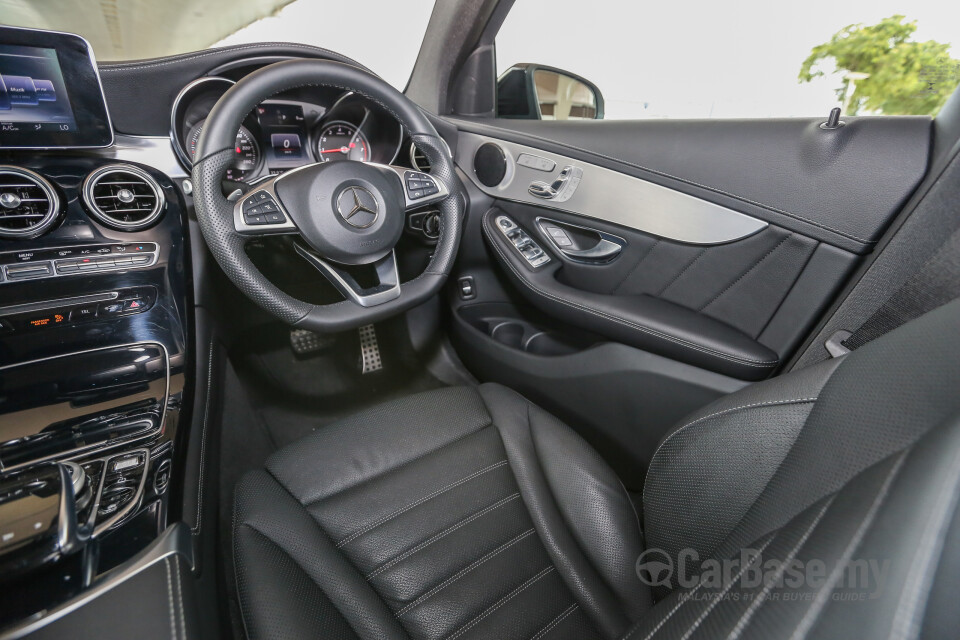 Proton Exora Mk1 RC (2019) Interior