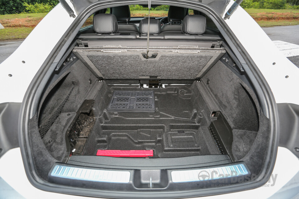 Proton Exora Mk1 RC (2019) Interior