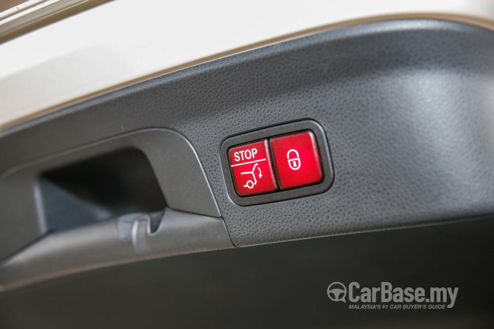 Mercedes-Benz GLC Coupe C253 (2016) Interior