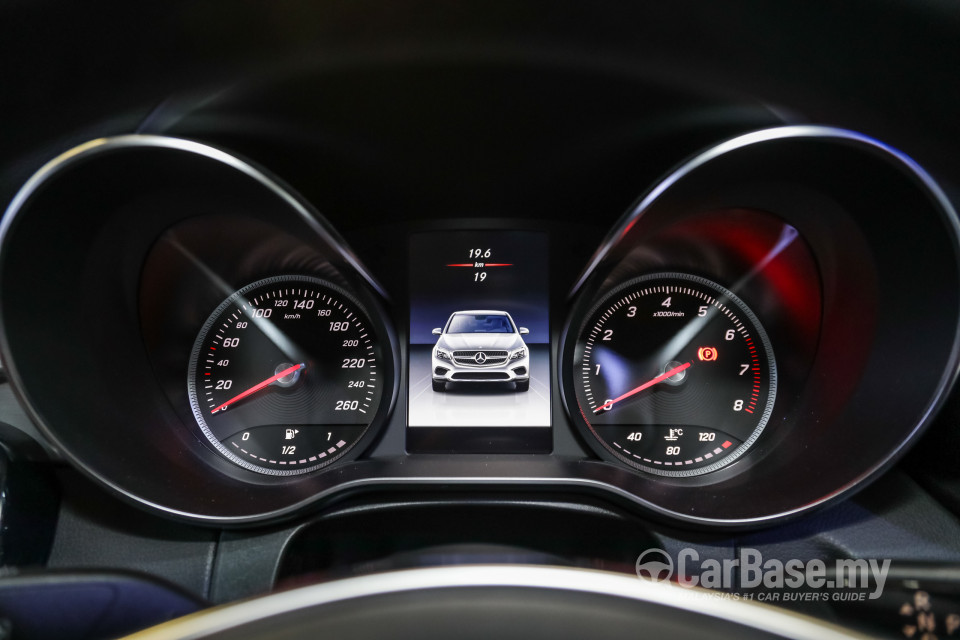 Mercedes-Benz GLC Coupe C253 (2016) Interior