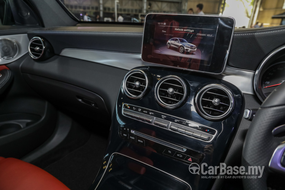 Mercedes-Benz GLC Coupe C253 (2016) Interior