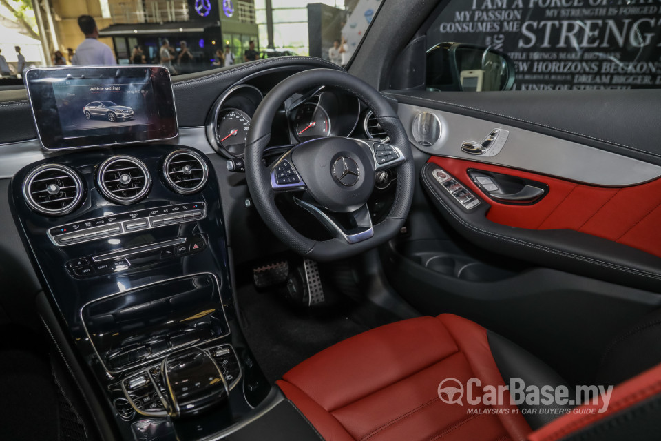 Mercedes-Benz GLC Coupe C253 (2016) Interior