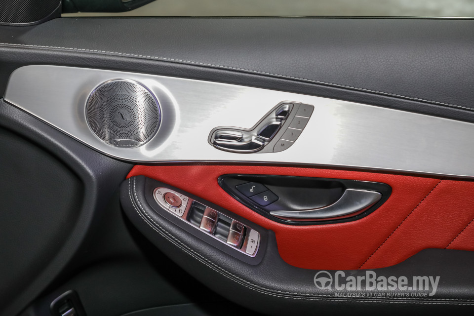 Mercedes-Benz GLC Coupe C253 (2016) Interior
