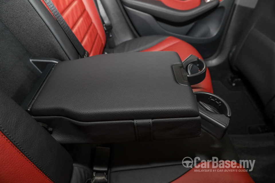 Mercedes-Benz GLC Coupe C253 (2016) Interior