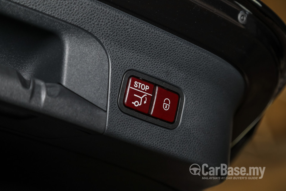 Mercedes-Benz GLC Coupe C253 (2016) Interior