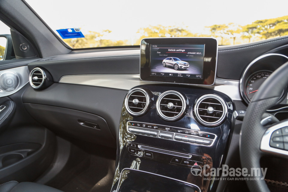 Mercedes-Benz GLC Coupe C253 (2016) Interior