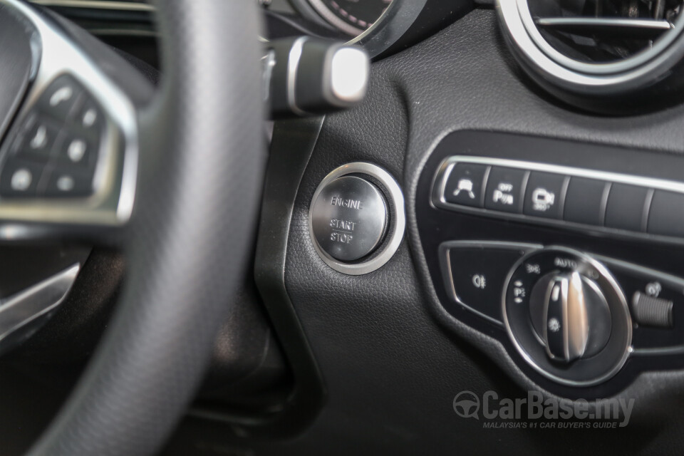 Nissan Navara D23 Facelift (2021) Interior