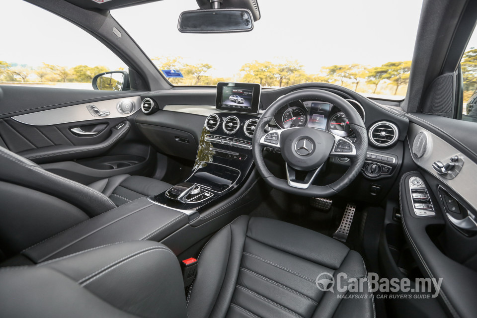 Mercedes-Benz GLC Coupe C253 (2016) Interior