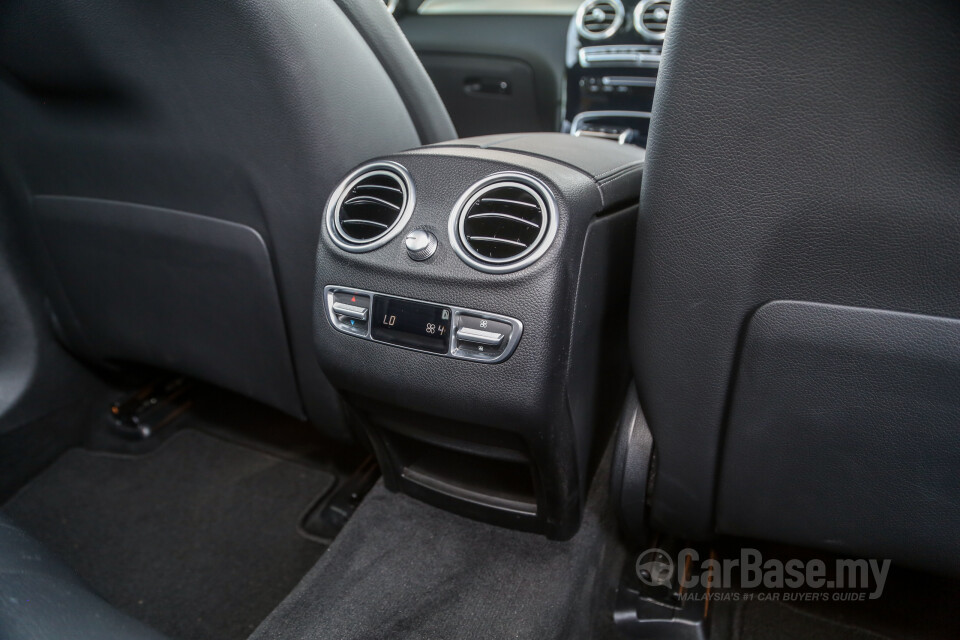 Nissan Navara D23 Facelift (2021) Interior