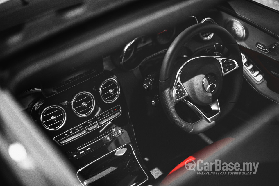 Mercedes-Benz GLC Coupe C253 (2016) Interior