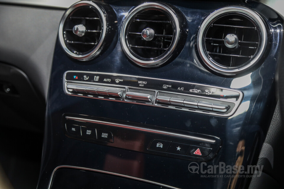 Nissan Navara D23 Facelift (2021) Interior