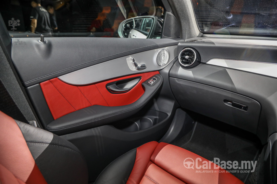 Mercedes-Benz GLC Coupe C253 Facelift (2019) Interior