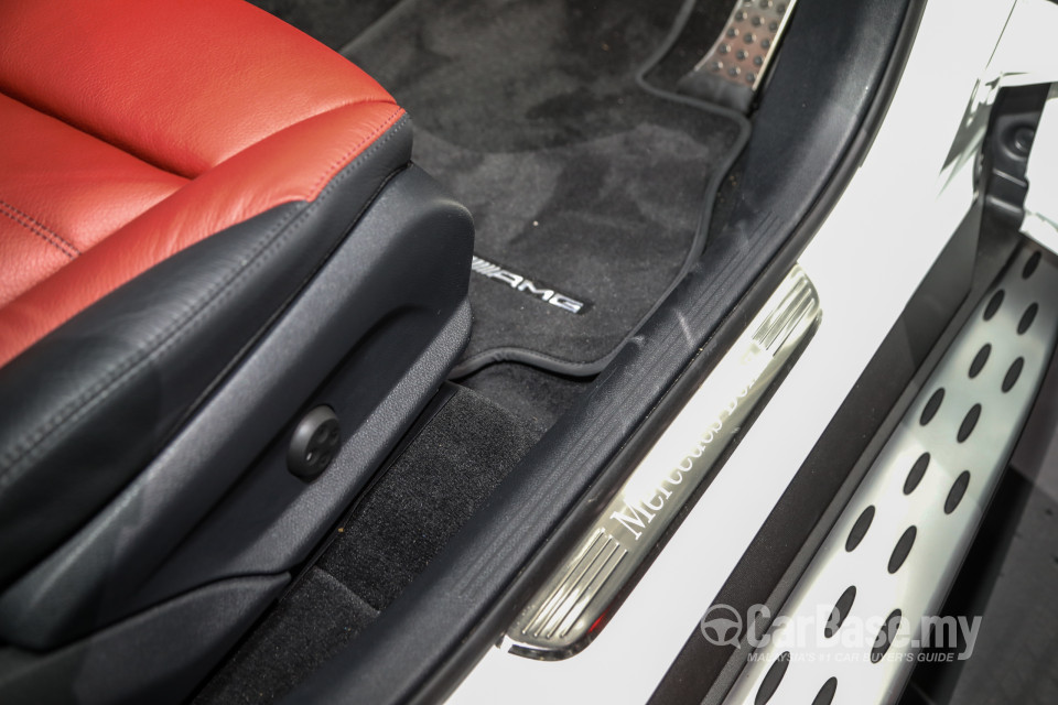 Mercedes-Benz GLC Coupe C253 Facelift (2019) Interior