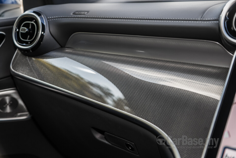 Mercedes-Benz GLC Coupe C254 (2023) Interior