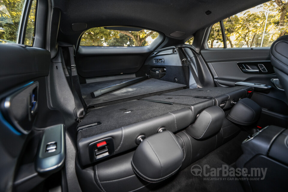 Mercedes-Benz GLC Coupe C254 (2023) Interior